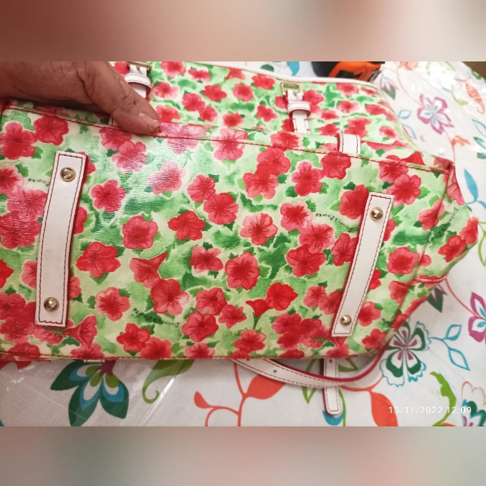 Authentic Dooney and Bourke Large Petunia Tote - Picture 12 of 16